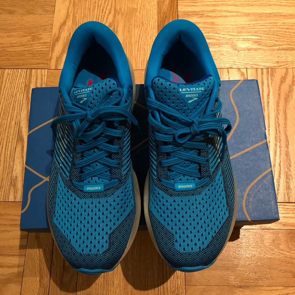 NEW Brooks Running Sneakers in Size 8